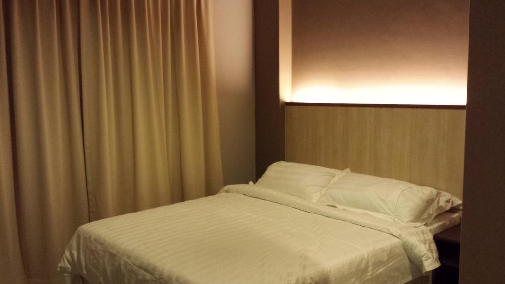 Tribeca Suites Kuching Room photo