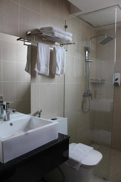 Tribeca Suites Kuching Exterior photo