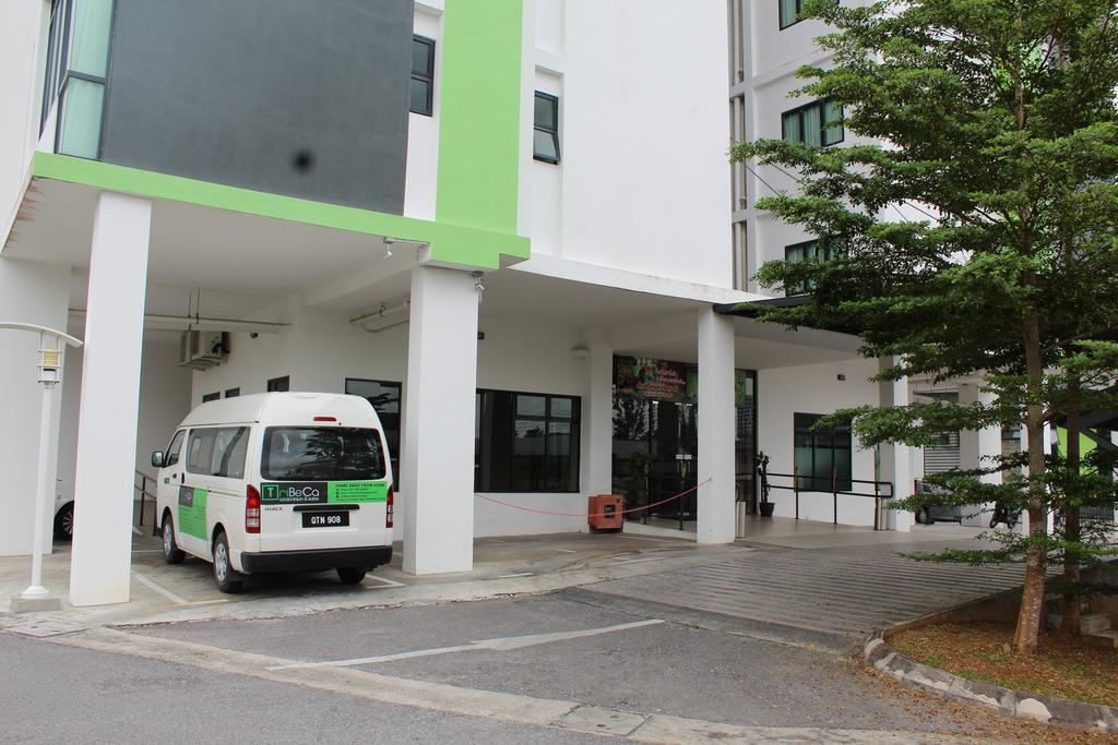 Tribeca Suites Kuching Exterior photo