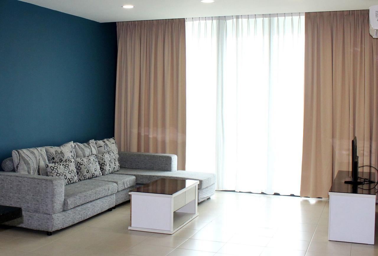 Tribeca Suites Kuching Exterior photo