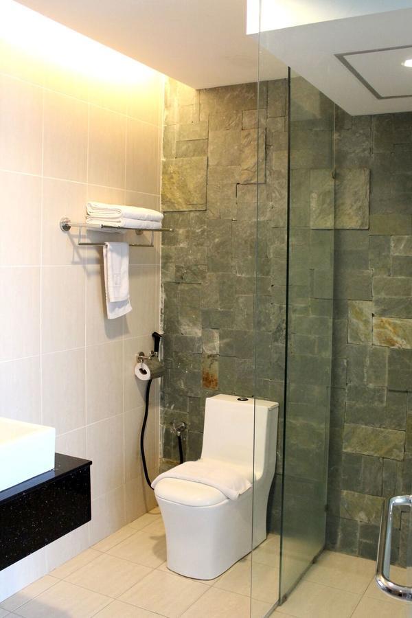 Tribeca Suites Kuching Exterior photo