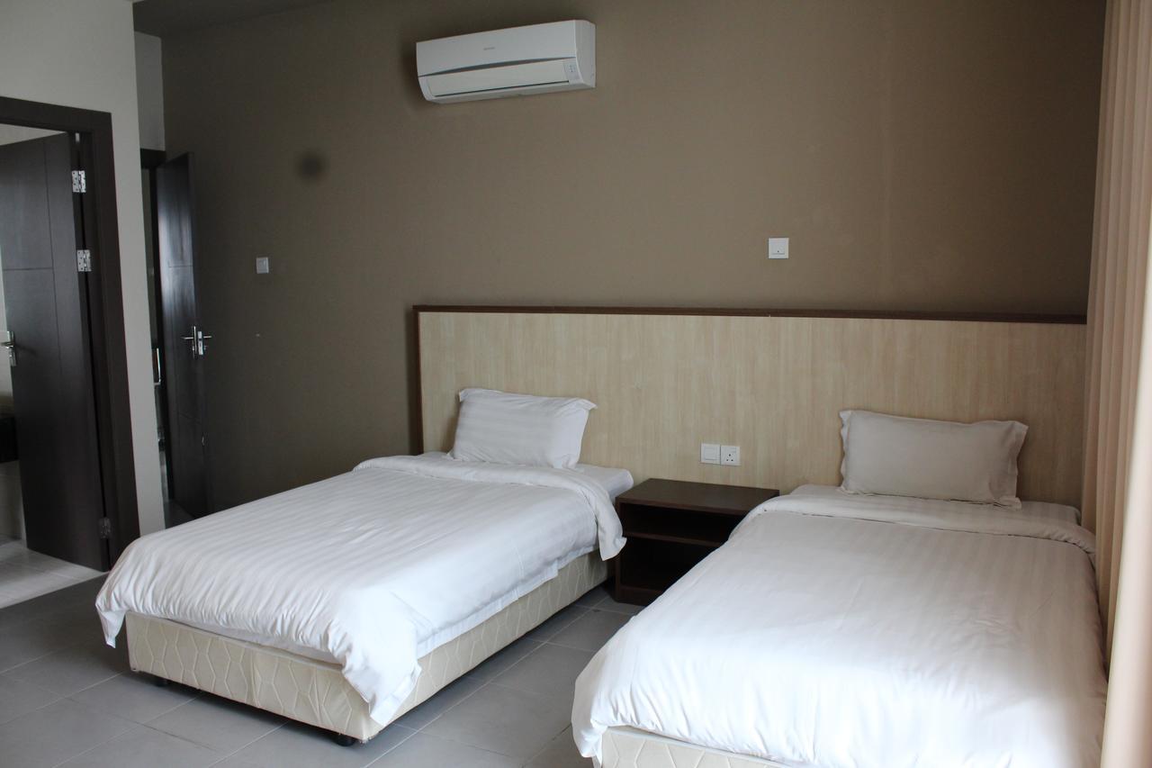 Tribeca Suites Kuching Exterior photo